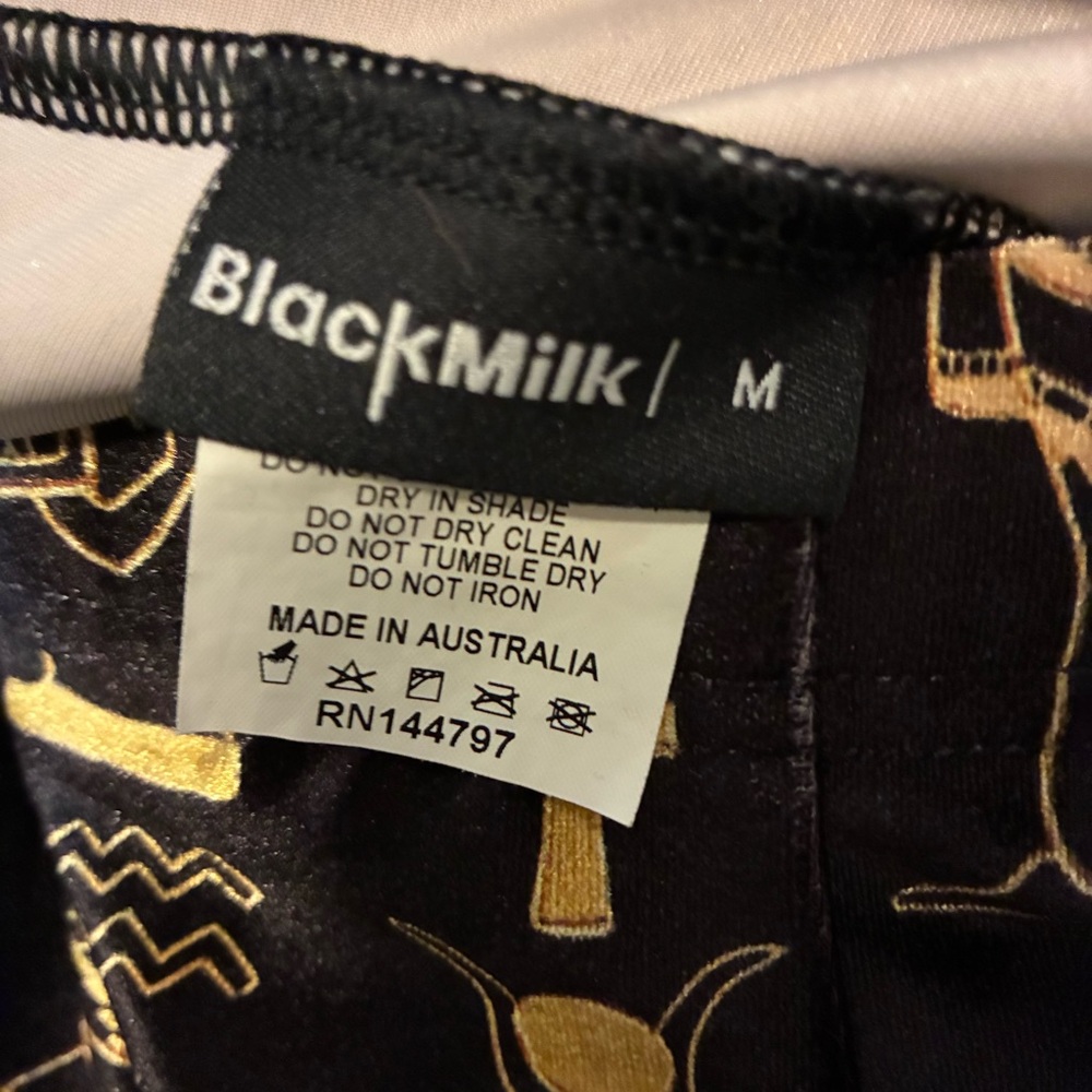 BlackMilk Black and Gold Egyptian Design Velvet Leggings - Picture 3 of 3
